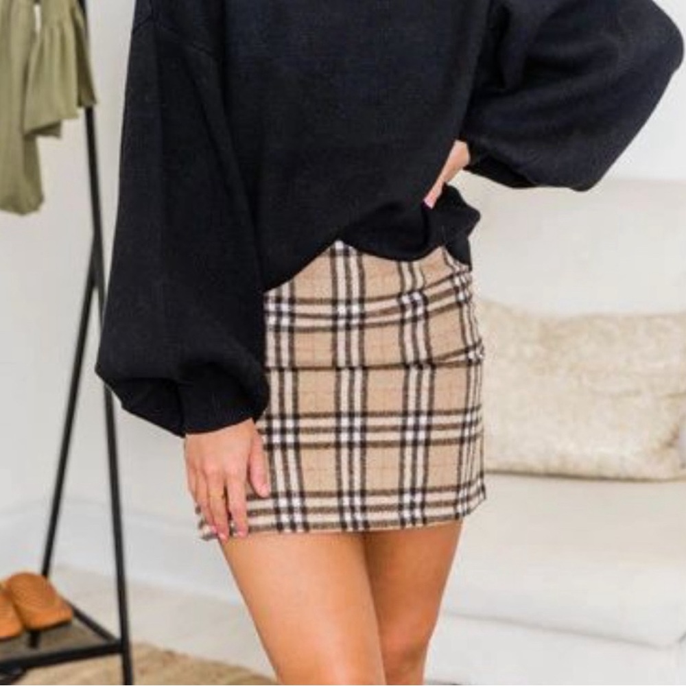 NWT Women’s Pink Lily Plaid Tan Skirt